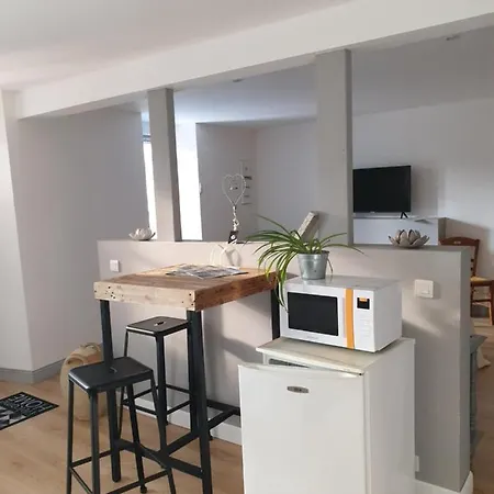 La Jolie Bed & Breakfast Javrezac
